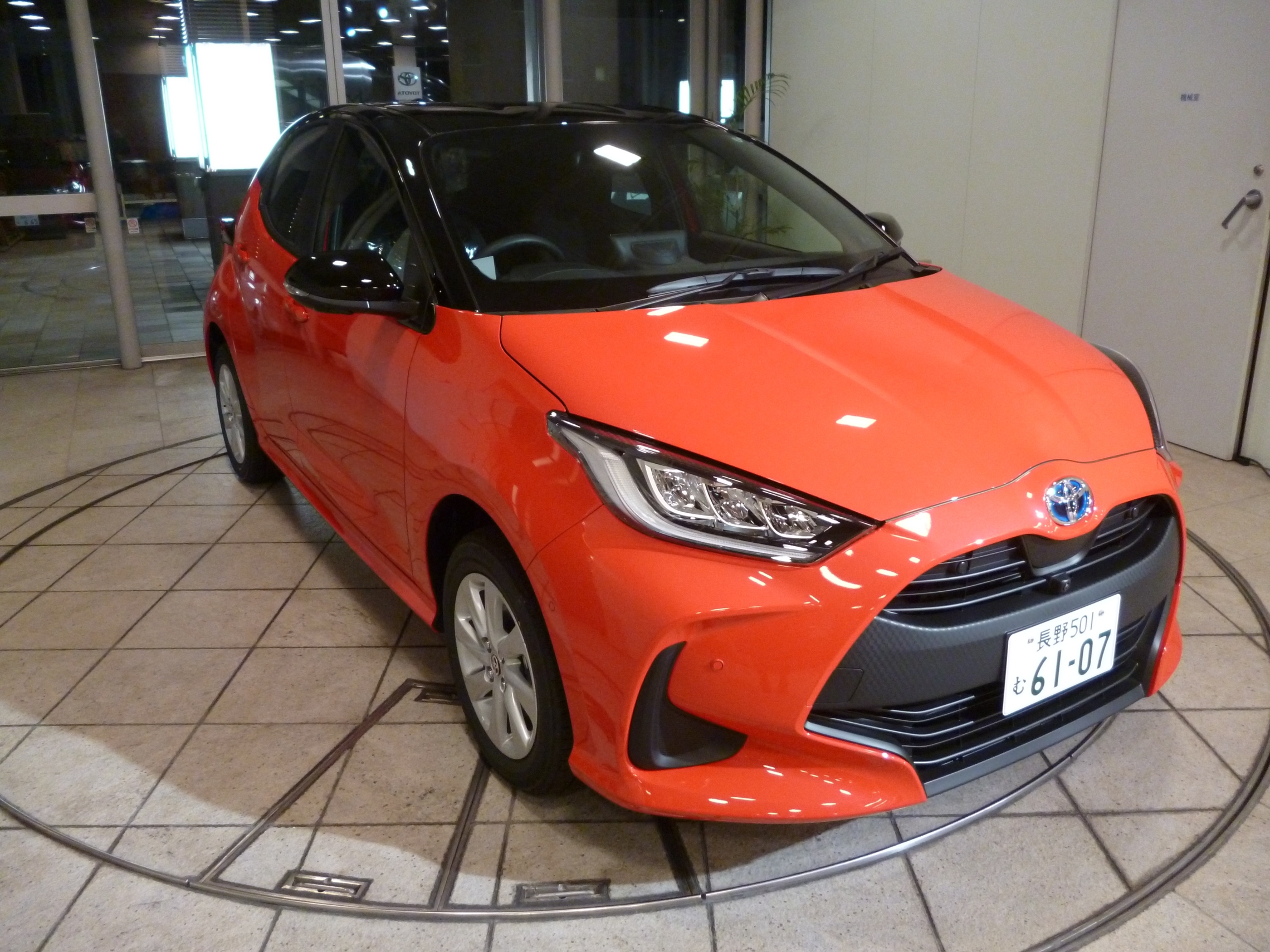 返品送料無料】 ペイント コート缶 スズキ車用 コーラルオレンジメタリック アーバンブラウン 2トーン カラー番号EDR 900ml 塗料 補修塗料 ポイント最大45倍 ペイント コート缶サンライズカッパー スーパーブラック 2トーン カラー番号900ml 塗料 補修塗料