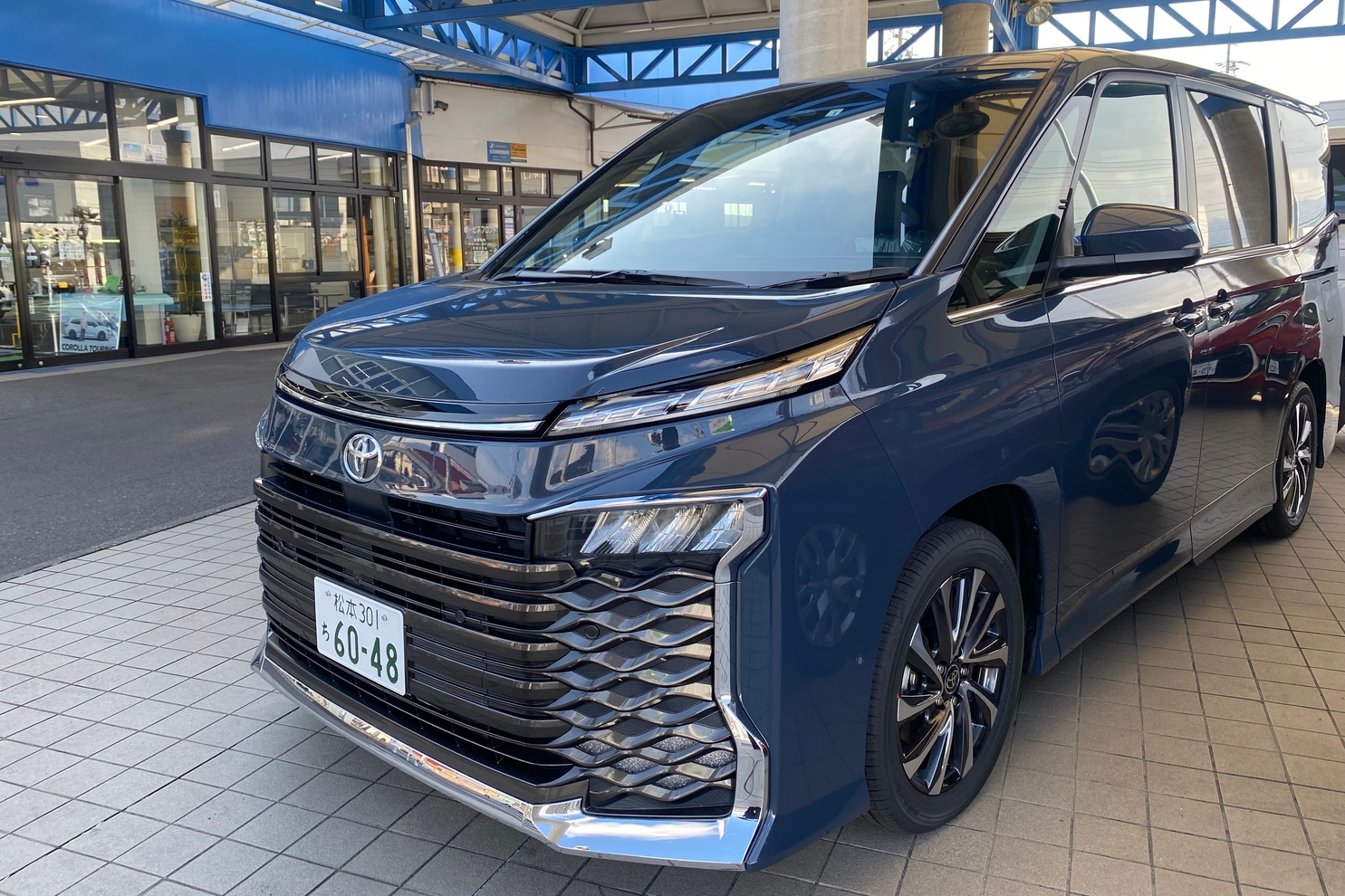 松本中央 VOXY