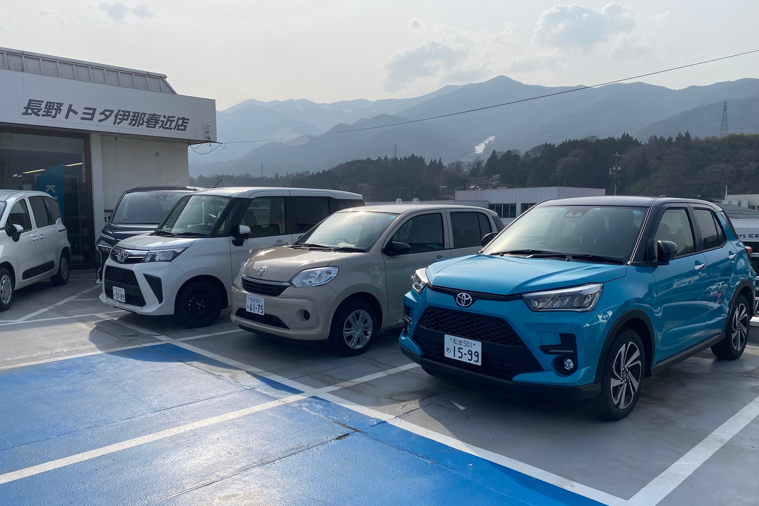 伊那春近店コンパクトカー