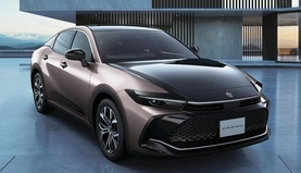 CROSSOVER G（2.5Lハイブリッド車）