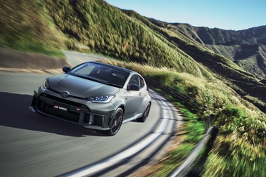 RZ［GR-DAT（8AT・4WD）］