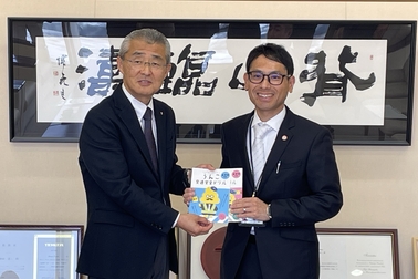 佐久市交通安全ドリル贈呈