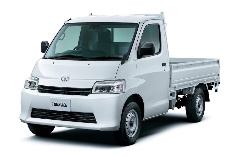 フロントスタイリング　DX“Xエディション”（4WD）・4A/T