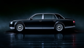 ボディカラーは神威（かむい）エターナルブラック〈225〉