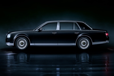 ボディカラーは神威（かむい）エターナルブラック〈225〉